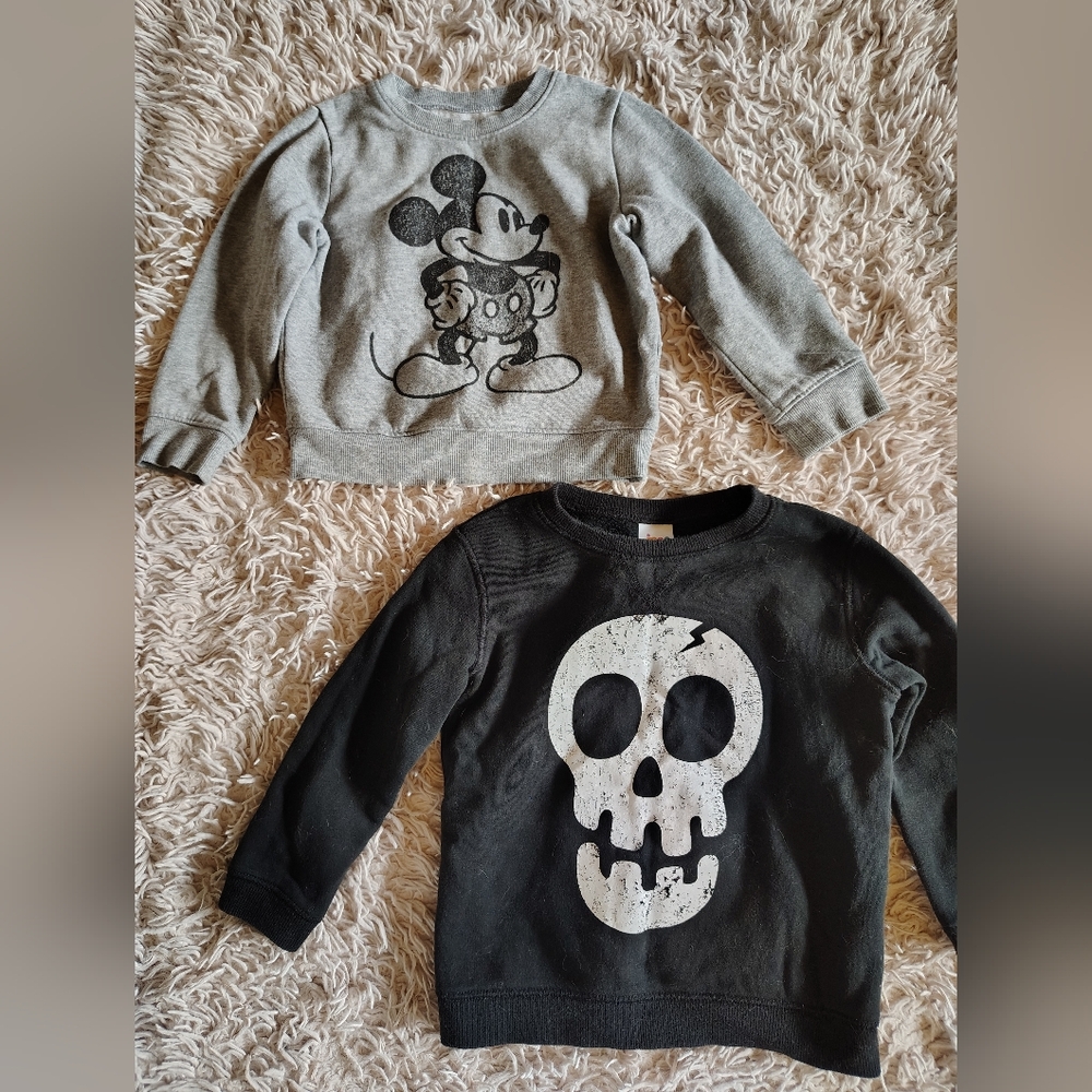 Circo Black and Gray Graphic Sweatshirts